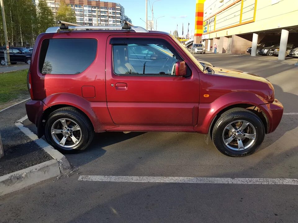 Джимни размер колес. Suzuki jimny колеса. Jimny 215/75 r15. Литые диски на сузуки джимни 3. Джимни размер колес.