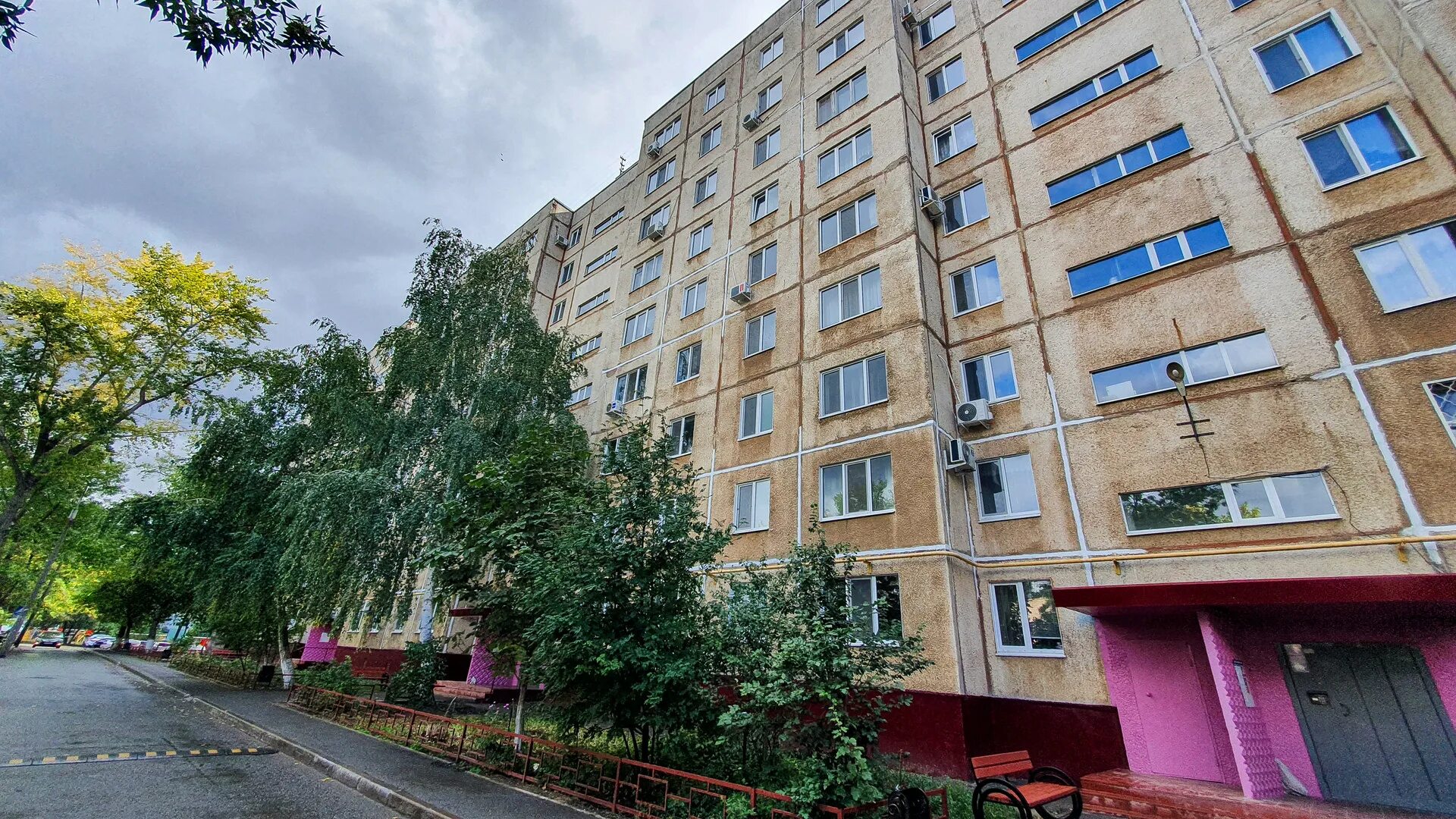 Уфа, улица Юрия Гагарина дом 44/1. жилой дом с магазином