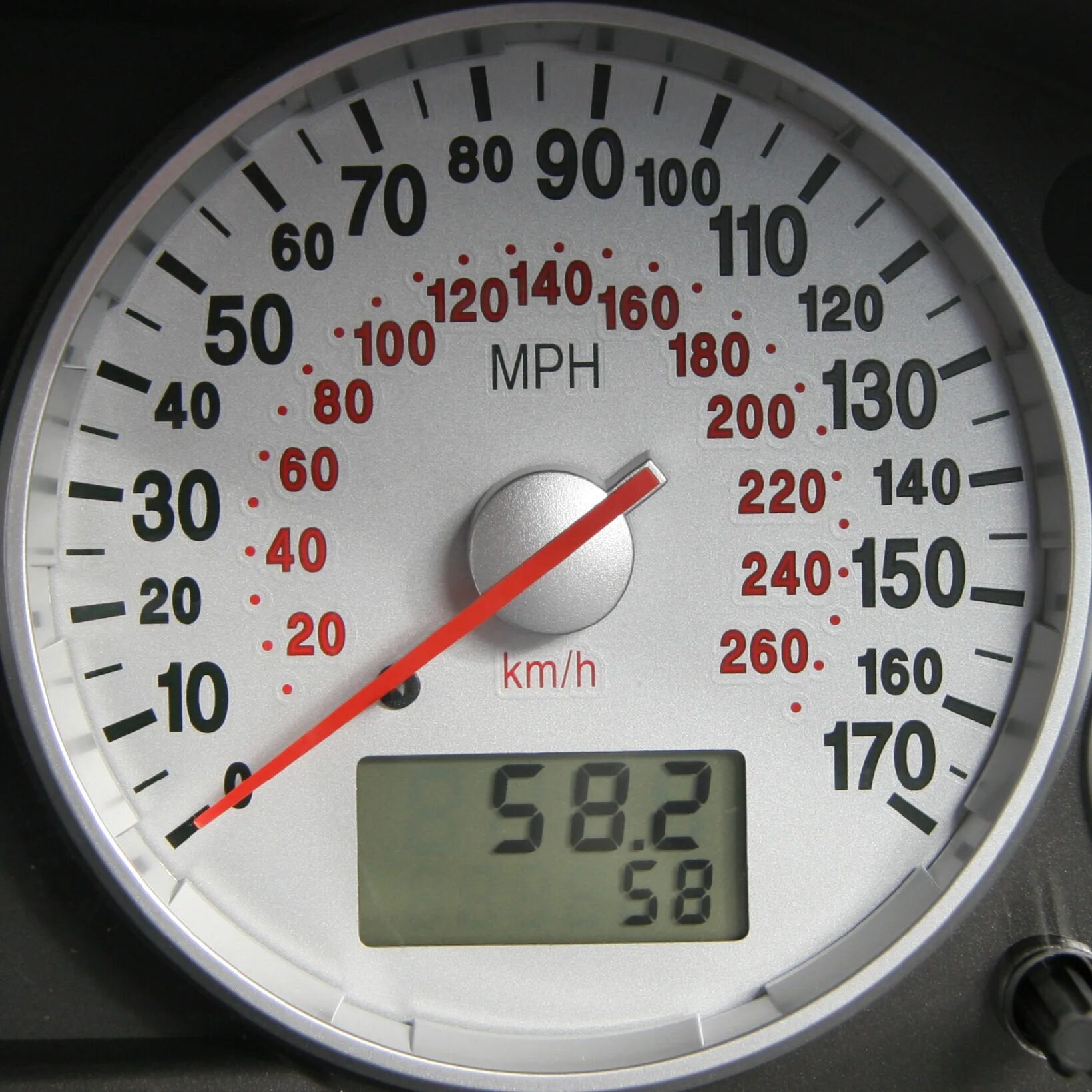 GPS спидометр для автомобиля 100 км/ч. Спидометр миль в час. Спидометр мили и километры. Американский спидометр. 620 км в часах