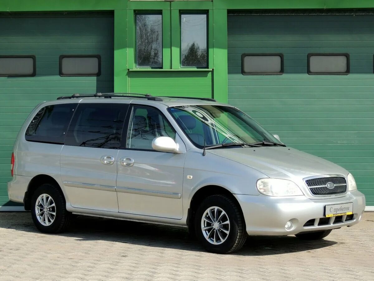 Киа карнивал с пробегом россия. Kia Carnival 2004. Kia Carnival 1995. Kia Carnival 1998. Kia Carnival 2004 Рестайлинг.