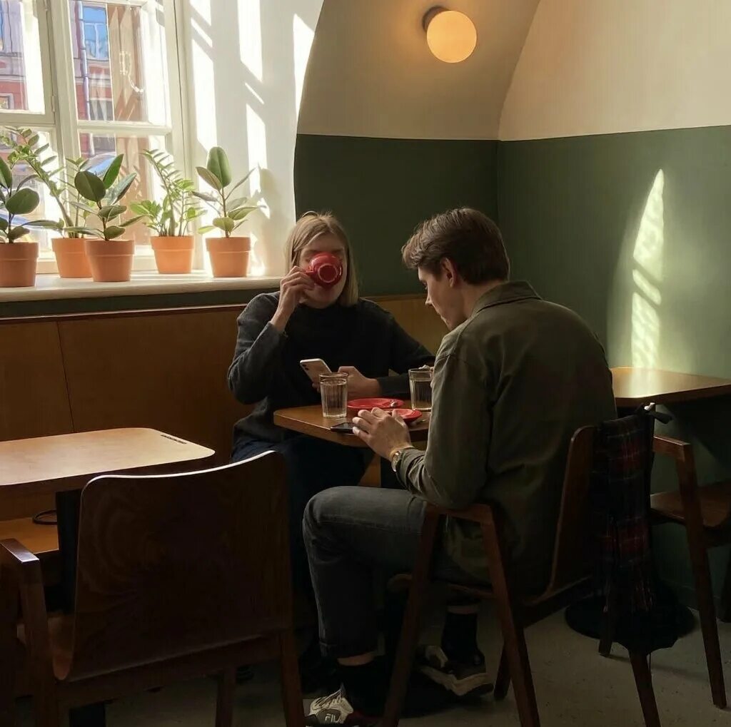 кофейня парадная на чернышевской. кофейня парадная. кофейня парадная. кофейня парадная спб грибоедова. парадная большая конюшенная.