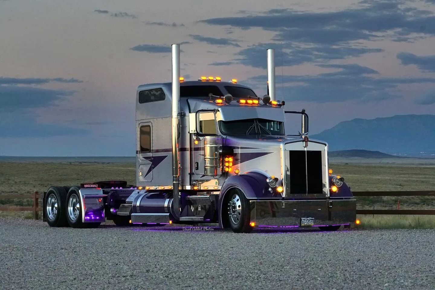 Kenworth w900l. Кенворт w900. Трак Кенворт w900l. Грузовики Kenworth w900l. Kenworth w900 Custom.