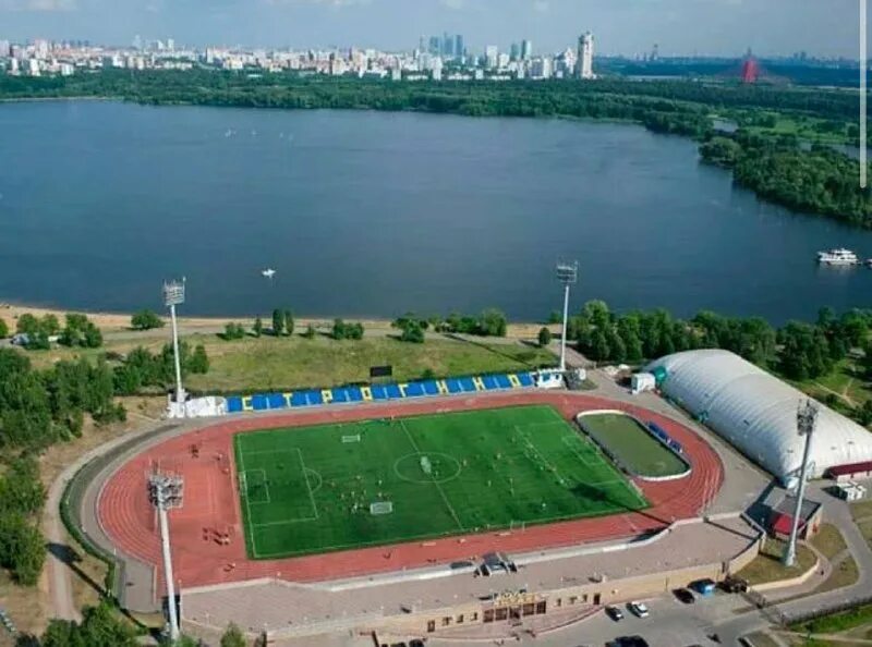 стадион фк строгино. стадион янтарь москва. стадион янтарь. стадион янтарь. дворец спорта строгино.