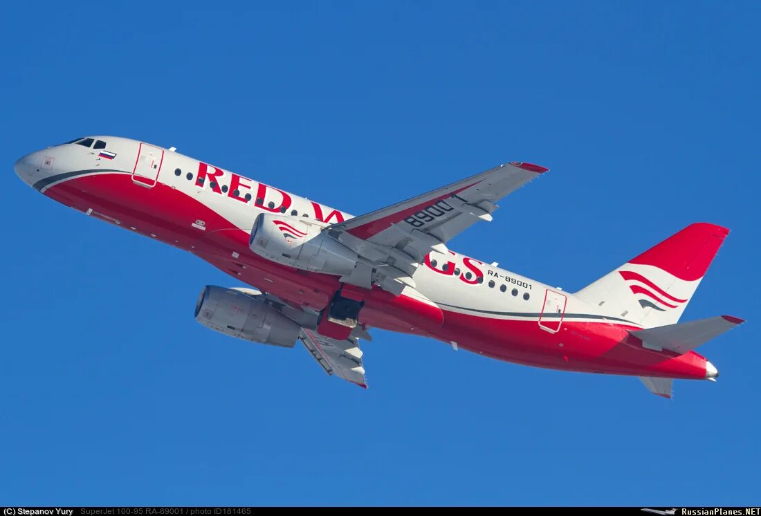 Покажи красные самолеты. Sukhoi Superjet 100 Red Wings. Sukhoi Superjet 100b Red Wings. Сухой Суперджет 100-95 ред Вингс. Fokker 100 Red Wings.