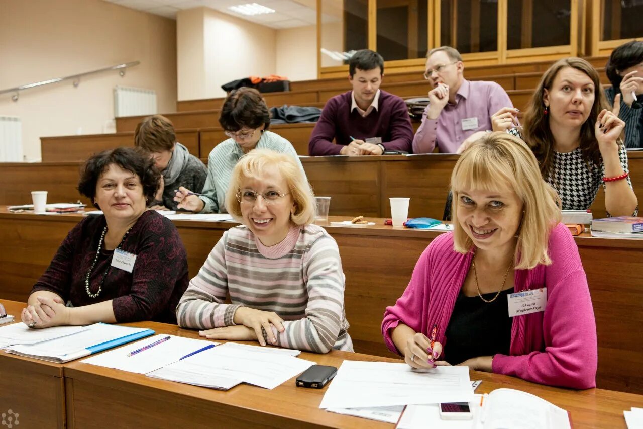 Школа сфу красноярск. Преподаватель вуза. Институт преподавателей английского языка. Учитель и мир. Кафедра иностранных языков.