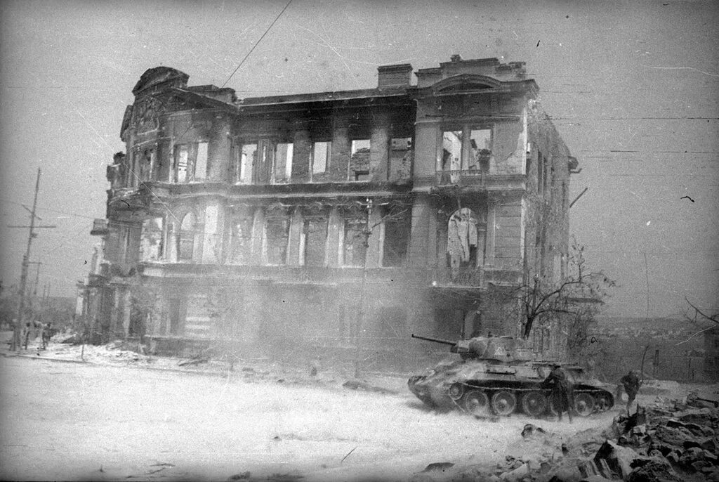 После освобождения города. Тула во время войны 1941-1945 разрушения. Сольцы в годы войны 1941-1945. Тула 1941. Тула 1941 год.