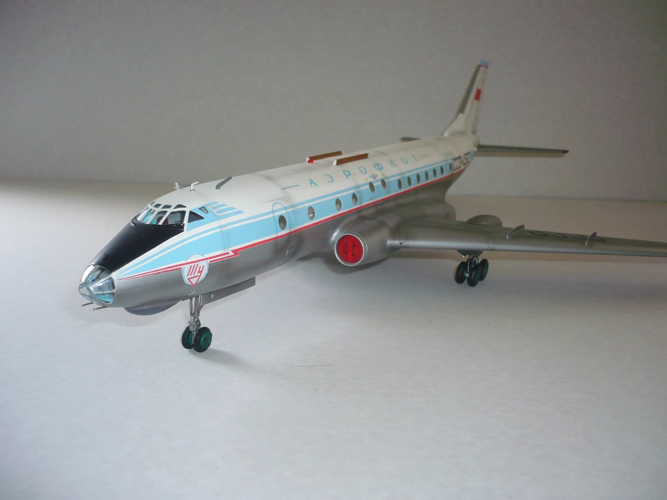 Самолета том 1. Ту-124 1/144. Ту-124 пассажирский самолёт. Ту 124 модель. Ту-124 1/72.