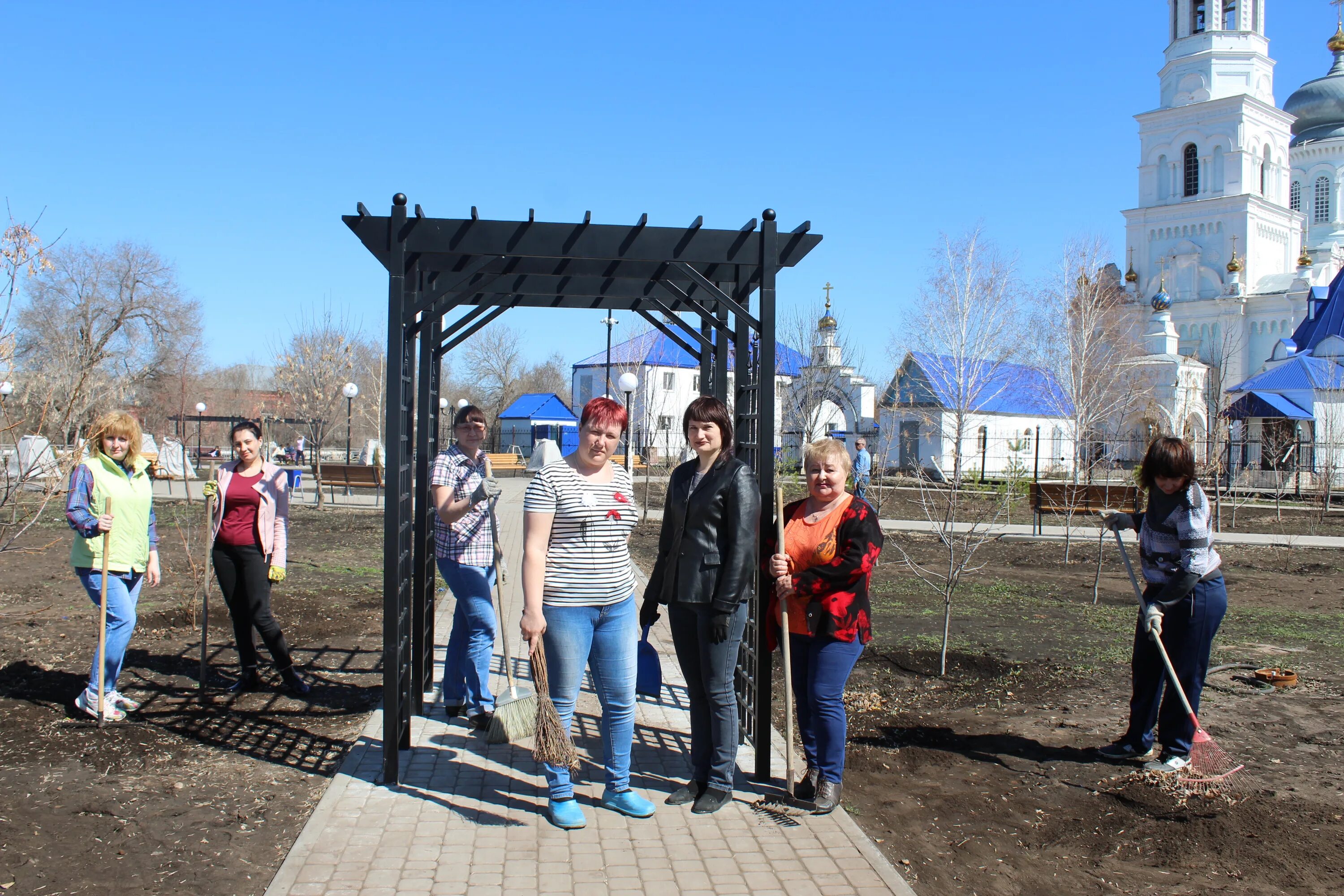 Новости сорочинска оренбургской. Парк Легостаева Сорочинск. Субботник в Сорочинске. Субботник Сорочинск парк. Парк 70 лет Победы Сорочинск.