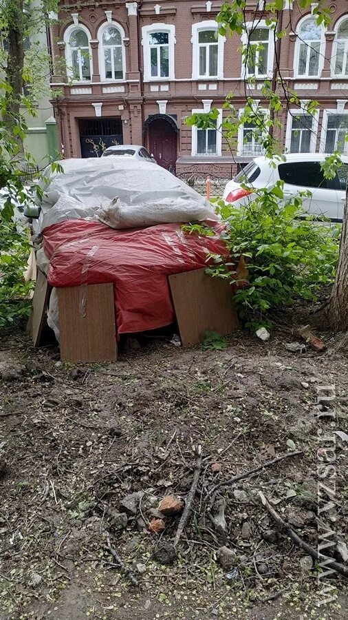 Бомжи саратова фото. Центр реабилитации бомж саратов фото. брошенный форд.