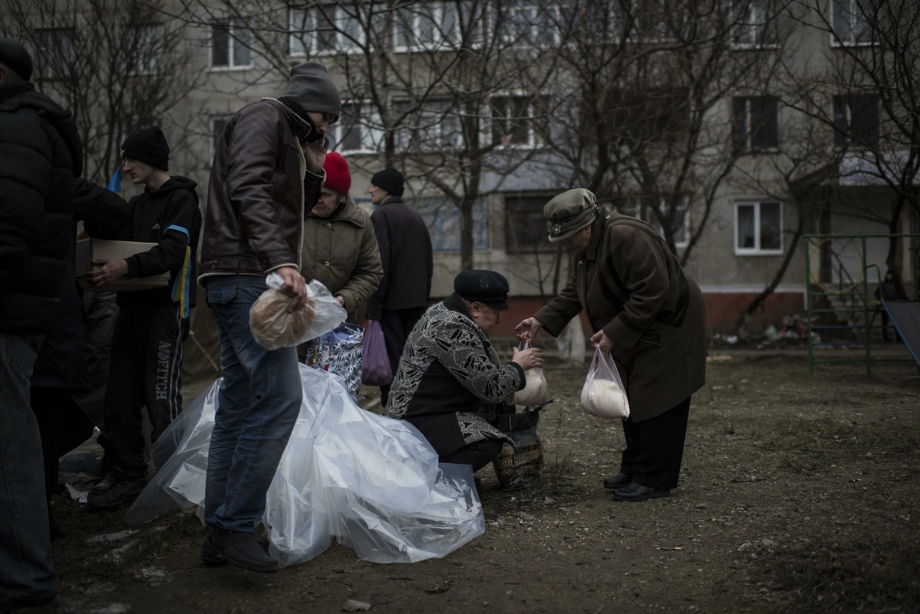 Повседневная жизнь на Украине. Фото с войны на Украине ужас. Фото войны в Донбассе-ужасы.