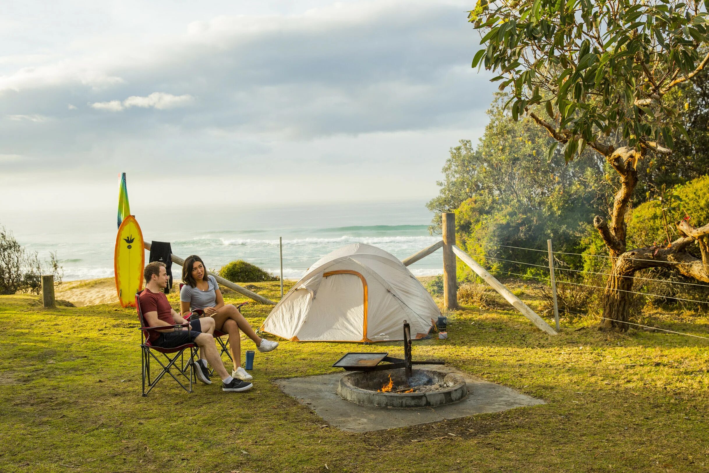 Stay in a camp. Кемпинг. Кемпинг баннер. Outdoor кемпинг. Зона кемпинга.