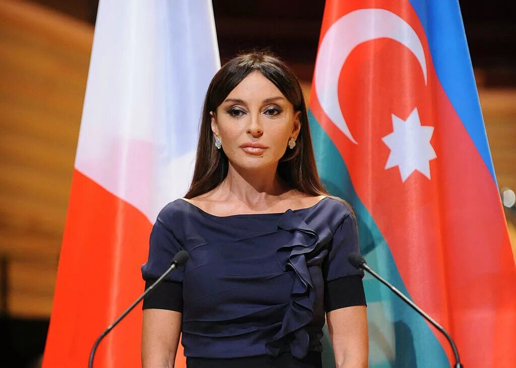 В какой стране женщина стала президентом. Мехрибан Алиева. Мехрибан Алиева Азербайджан. Жена президента Азербайджана Мехрибан Алиева. Мехрибан Ханум Алиева.