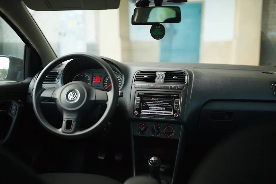 Volkswagen polo 2017 салон. Комплектации поло 2014. Volkswagen polo 2016 салон. Комплектации поло 2014. 6 автомат.