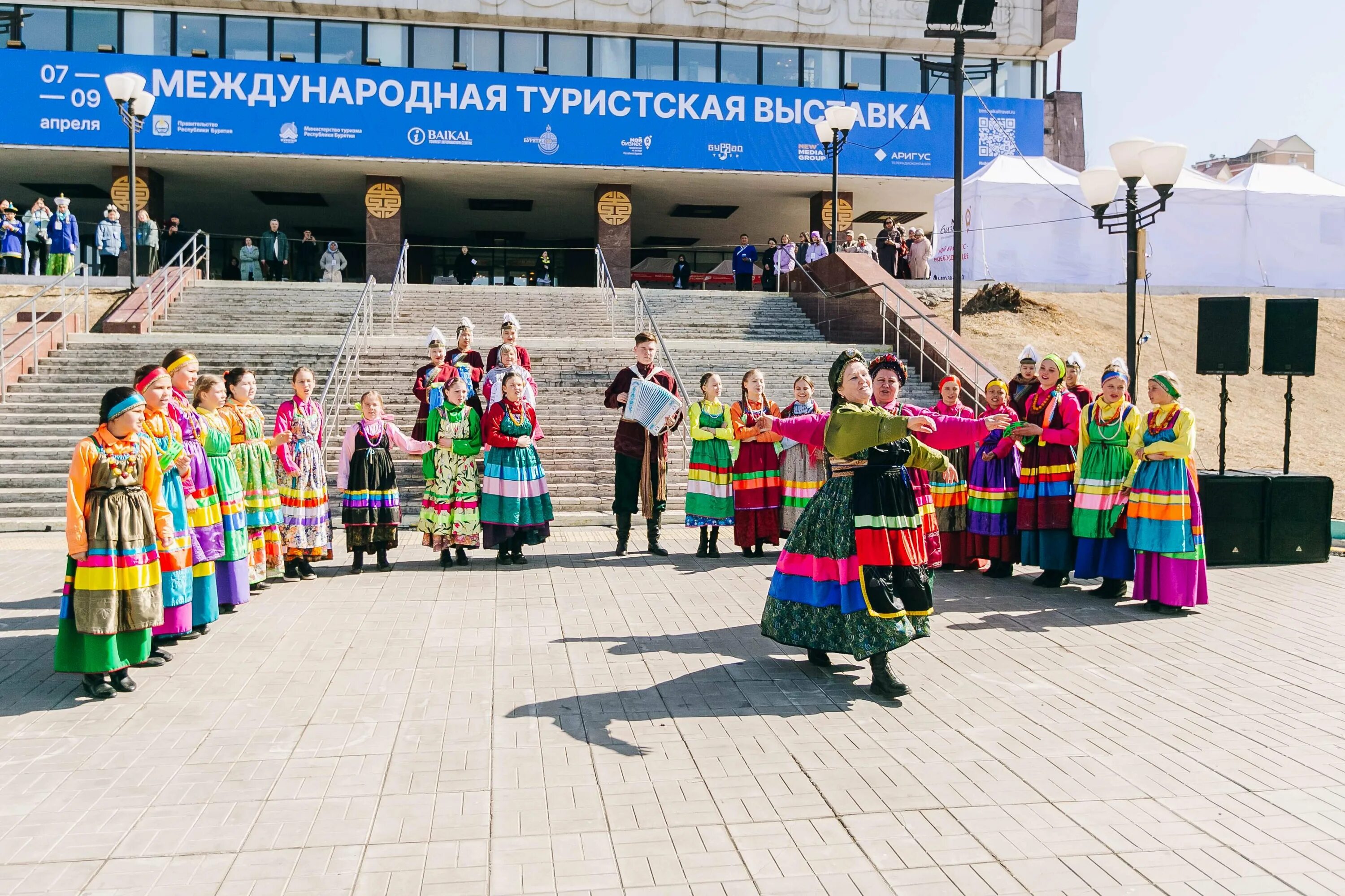 Погода улан удэ день недели. Выставка Байкал Тревел. Фестивали в Бурятии. Туризм в Бурятии. Фотовыставка Казахстан.