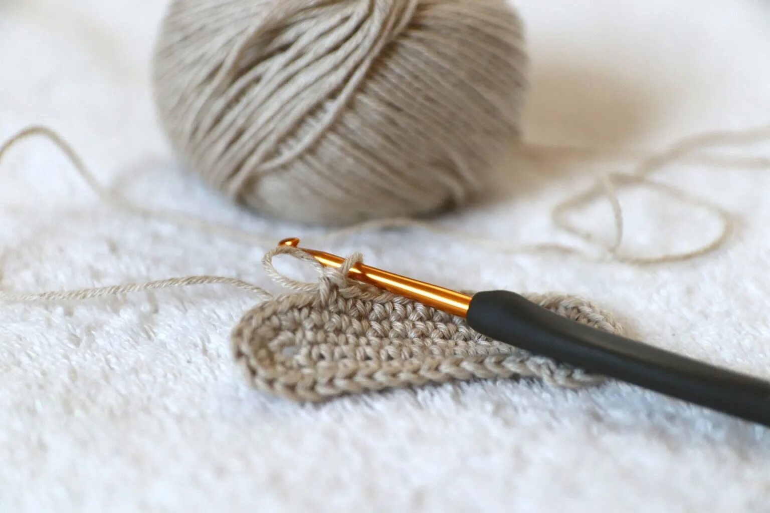 Клуб вязания. Встреча по вязанию картинки. Needle with Yarn.