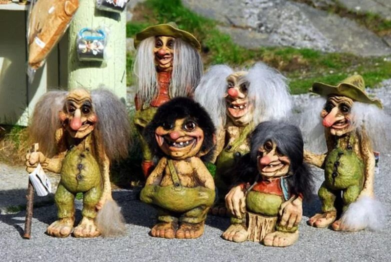 Тролли мировой цветан. Тролли правда. Тролли король бергенов. Королева рокс тролли. Тролли мировой тур цветан рок.