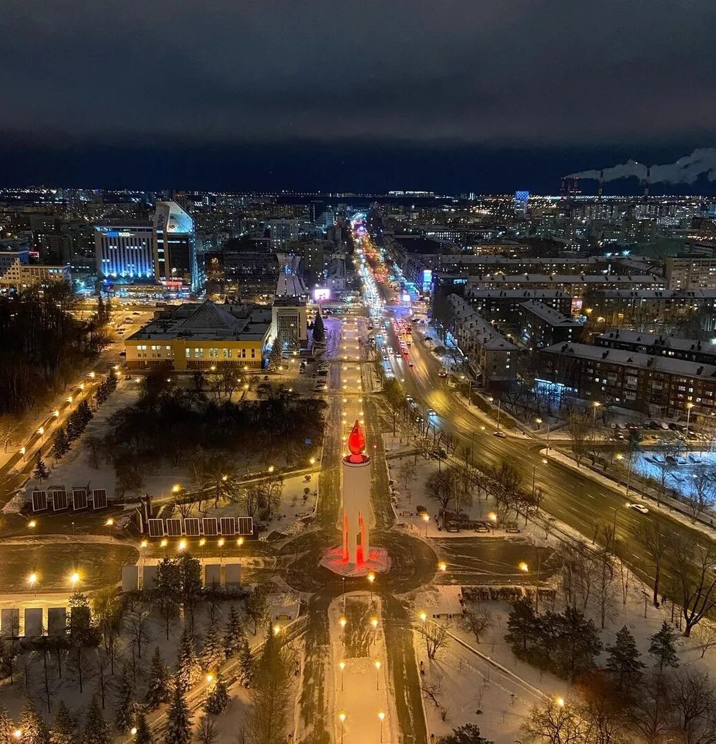 Тюмень площадь города. Тюмень город в России. Тюмень центр города. Тюмень ночная Республика.