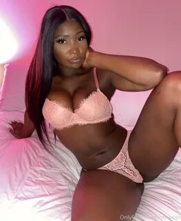 Foshposh Onlyfans Nude Leaks 0034.