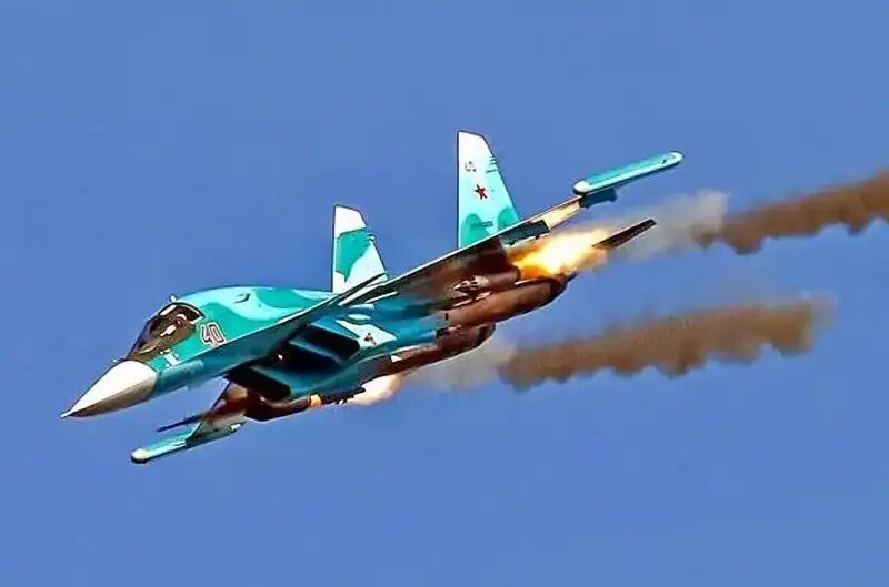 Сегодня вкс россии нанесли мощнейший. Су-34 двухдвигательный реактивный самолёт. Су 34 ВКС РФ. Су 34 с ракетами. Су34 самолет ВВС России.