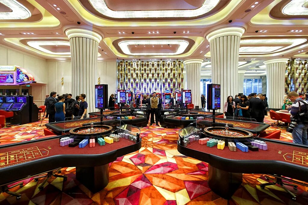 Crystal casino. Тайгер де Кристал. Казино Тайгер де Кристал. Тайгер де Кристал Владивосток. Тигре де Кристал Владивосток казино.