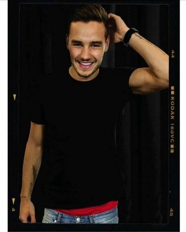 Лиам пейн с девушкой. Лиам пейн и даниэль. Лиам пейн. Лиам пейн и его девушка. Лиам пейн чб.