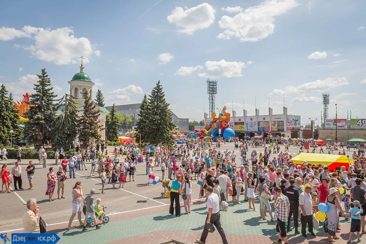 Дзержинск городской сайт. Площадь города Дзержинск. Площадь Дзержинска Нижегородской. Население Дзержинска Нижегородской области. Население города Дзержинск Нижегородской области.