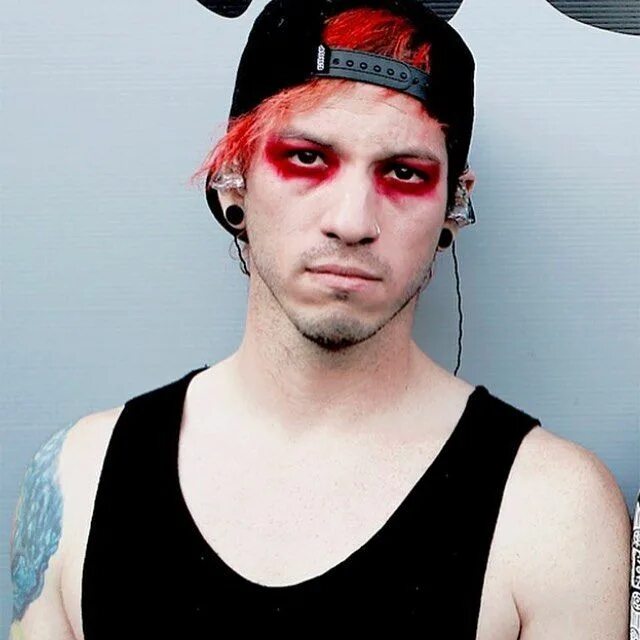 Ruby twenty one. Josh dun. твенти ван пайлотс джош. twenty one pilots барабанщик. twenty one pilots josh dun.