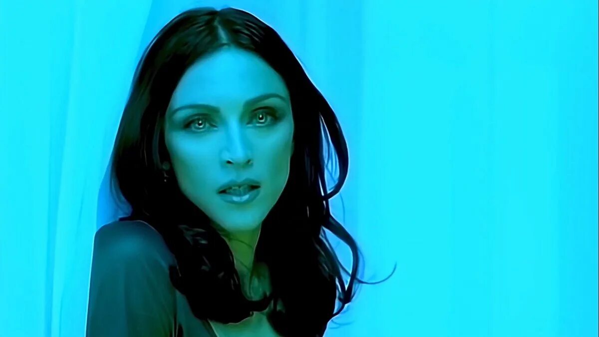 Мадонну в клипе "power of goodbye". The power of goodbye. Мадонну в клипе "power of goodbye". Мадонна гудбай клип. Madonna the power.