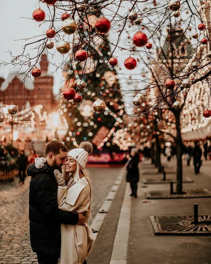 New year love. Новогодняя фотосессия на улице. Новогодняя любовь. Новый год влюбленные. Новогодняя романтика.