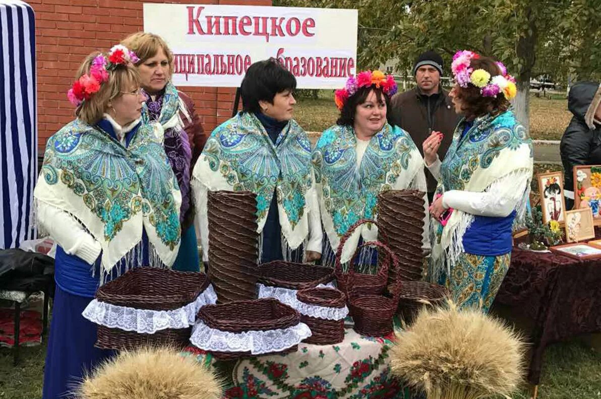 Погода село альшанка екатериновского района саратовской области. Екатериновский район Саратовская область. Поселок прудовой Екатериновский район. Екатериновский дом культуры Саратовской области. Прудовой Екатериновский район Саратовская область.