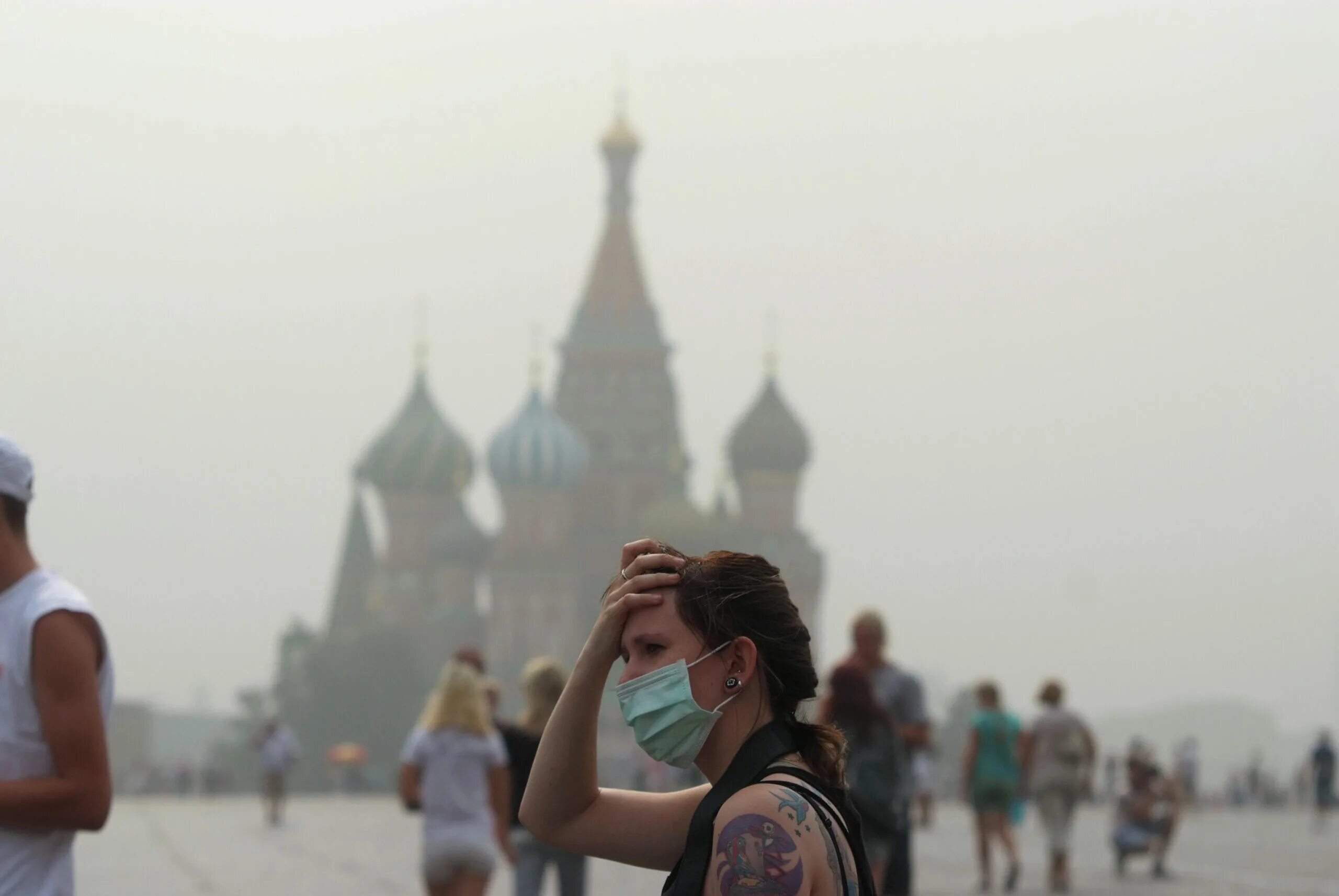 Организация смог год. Аномальная жара в Москве 2010. Смог в Москве 2010. Лето 2010 жара в Москве смог. Лето 2010 года аномальная жара.