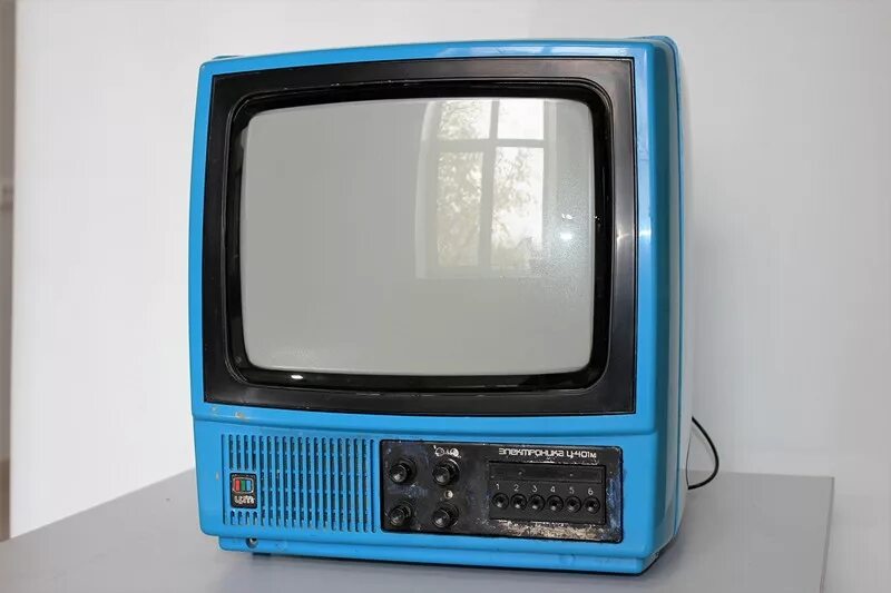Шилялис ц-401. Юность ц-401. Советский переносной телевизор. Малогабаритный телевизор.