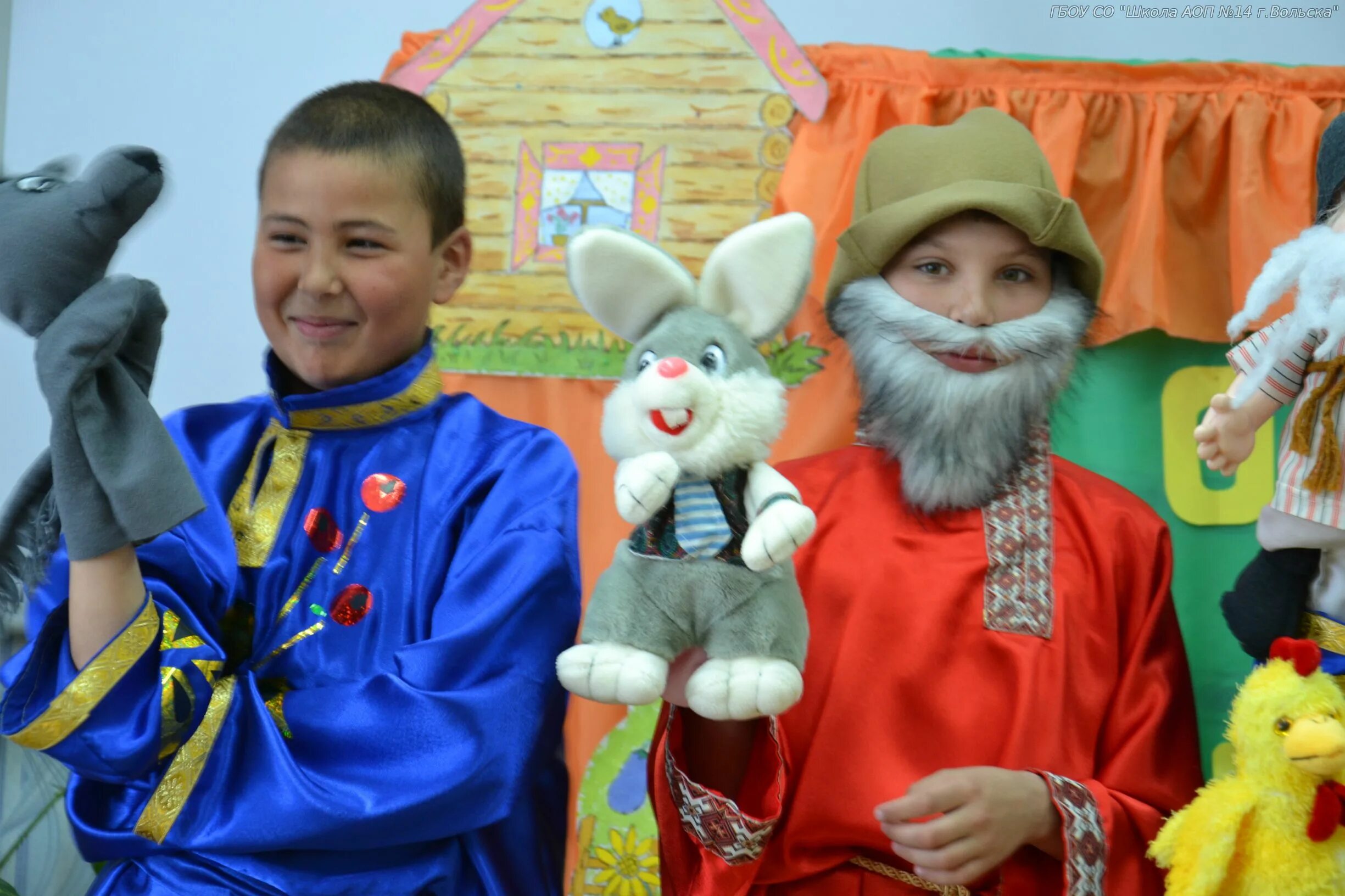 Театр для детей в детском саду. Кукольный театр для детей теремок. Детский кукольный театр. Кукольный театр для детей. Кукольный театр «коза-дереза».