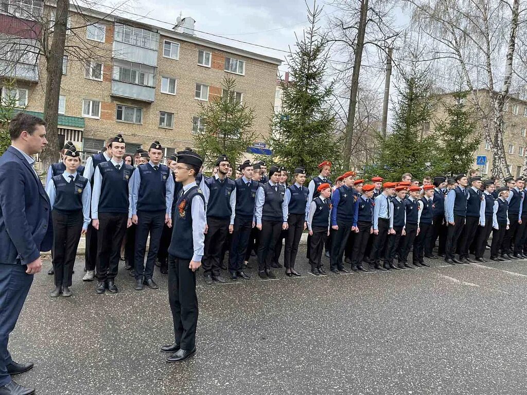 Поднятие флага в кадетской школе. Поднятие флага Саранск. Поднятие флага Сафоново 3 школа. Школа 3 саранск