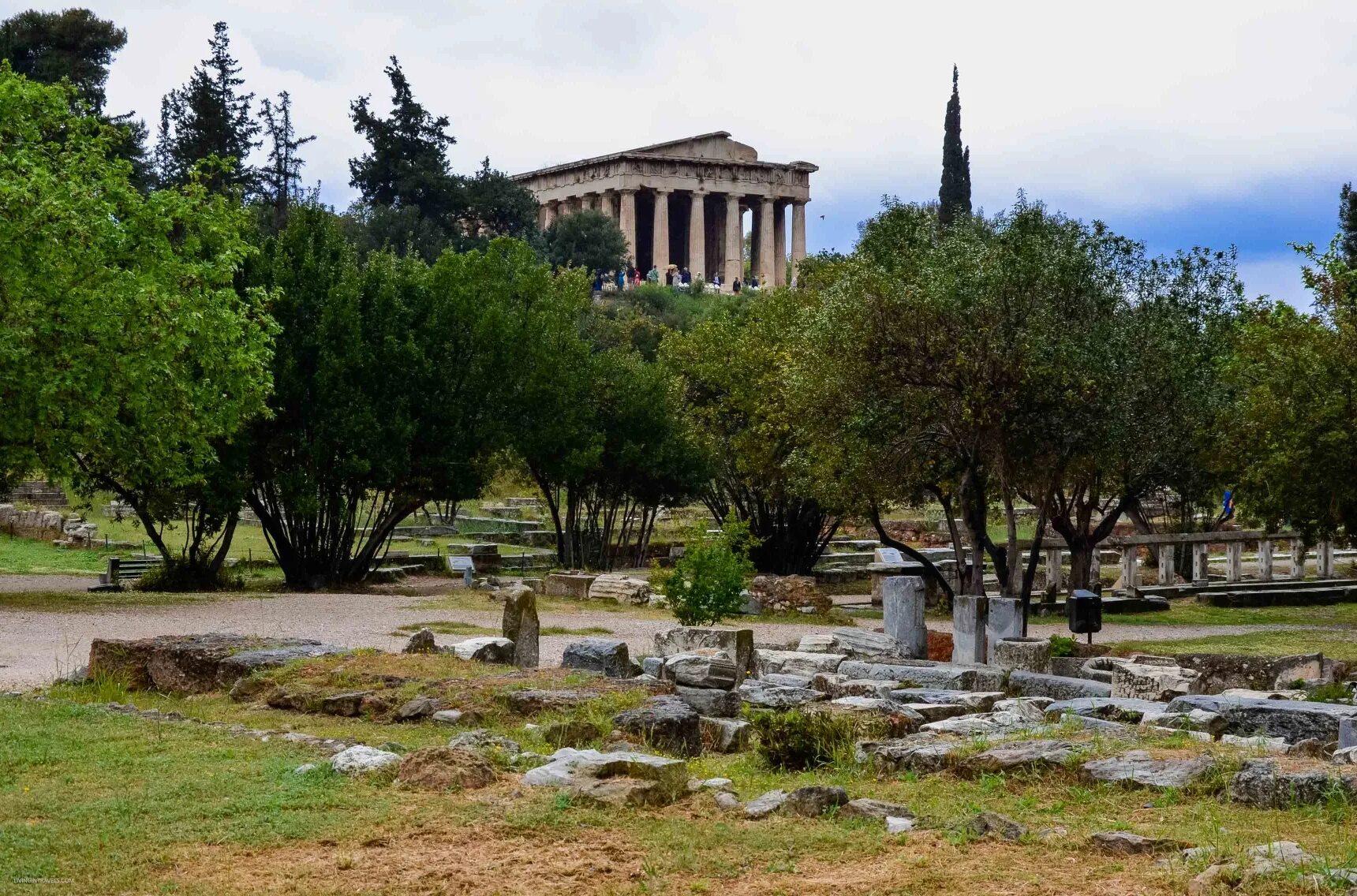 Главная площадь в афинах называлась. Агора в древних афинах афинянин. Афинская агора. Афинская агора афины. Древняя агора в афинах.