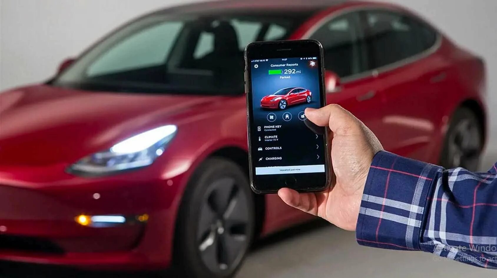 Tesla Smart Тесла смарт. Смартфон Tesla Phone. Tesla model p смартфон. Авто через смартфон. Интернет в машине через телефон