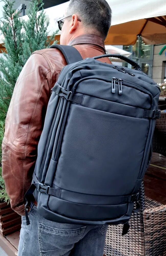 Incase bionic backpack. Плоский городской рюкзак мужской. Рюкзак для командировок мужской. 2". Рюкзак трансформер мужской 40л.