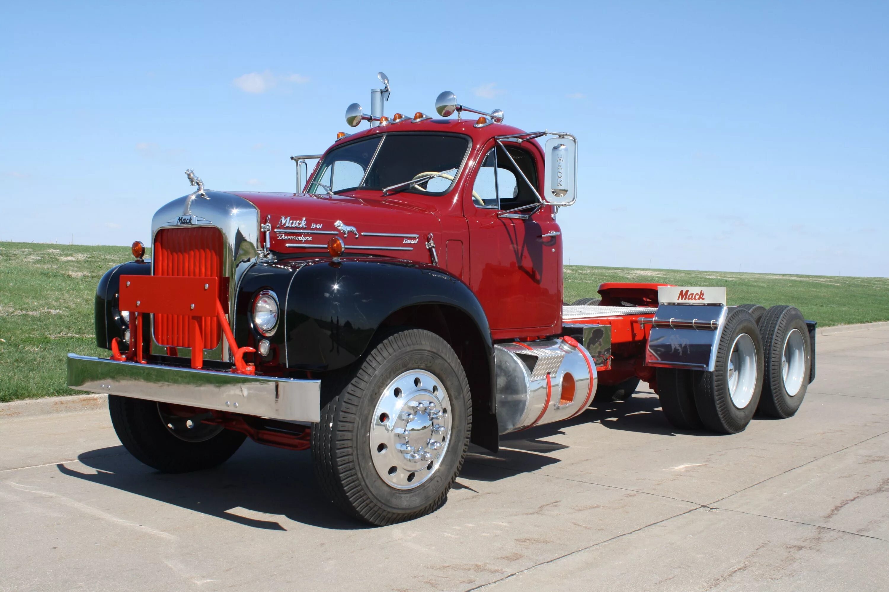 Mack b61. Грузовой автомобиль Mack b61. Mack b61 1970. Mack Trucks. Тягач.