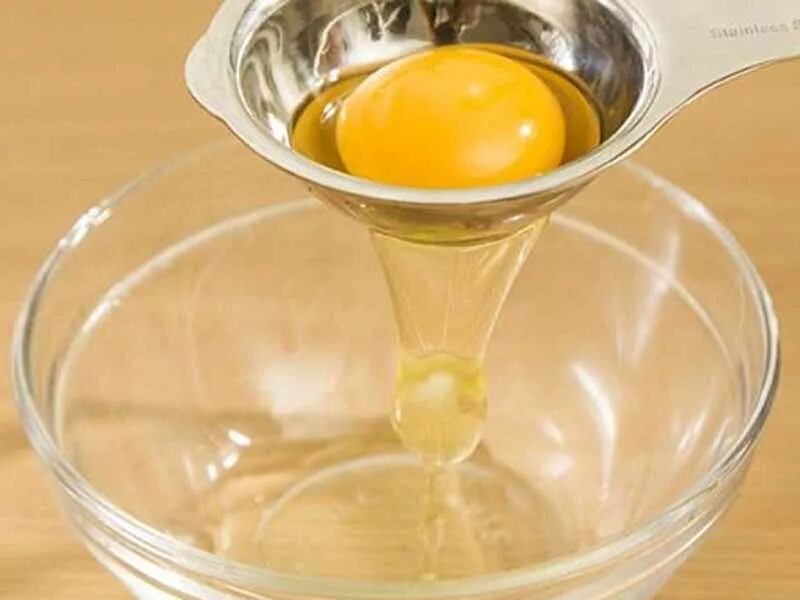 Мед с лимоном и яичным желтком. Маска для волос яичная в стаканах. Яичный белок для лица. Яичный белок с оливковым маслом для лица. Маска яйцо оливковое масло