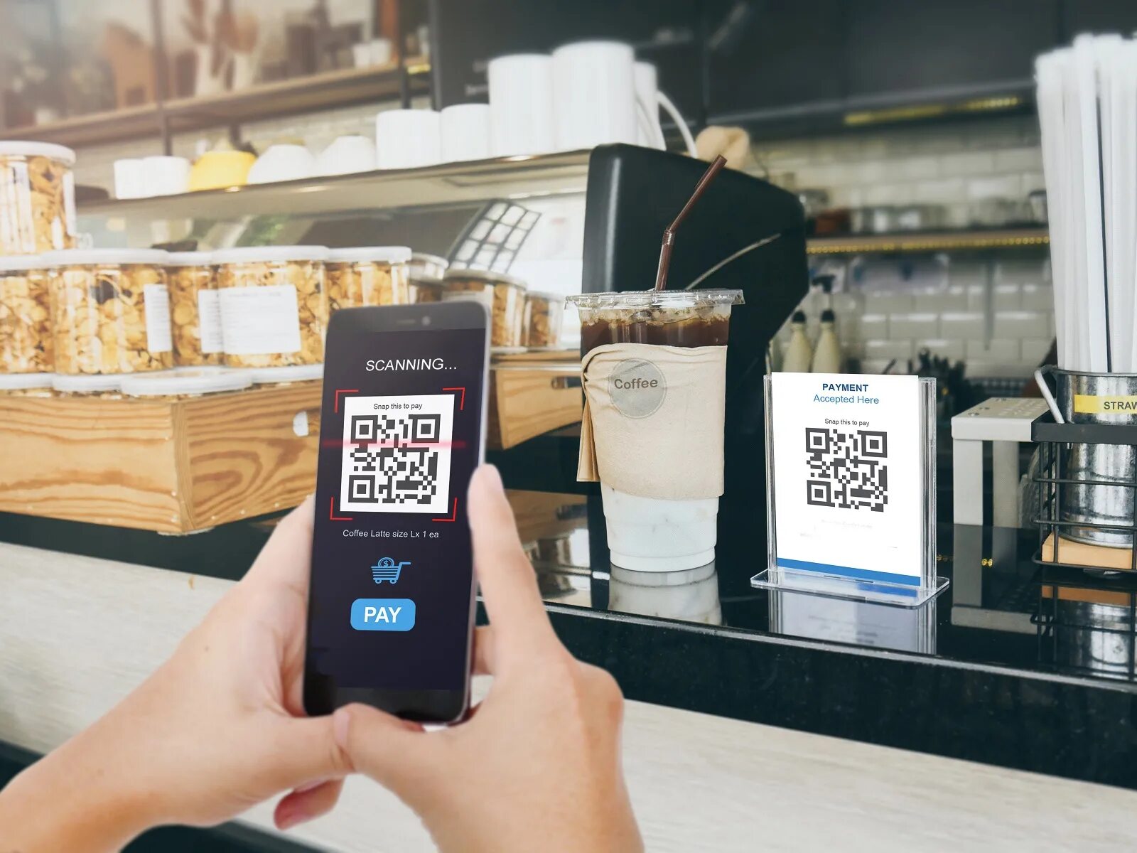 Плати qr магазины. Оплата по QR коду. QR код в магазине. Оплата по QR коду наклейка. Оплата по QR коду на кассе.