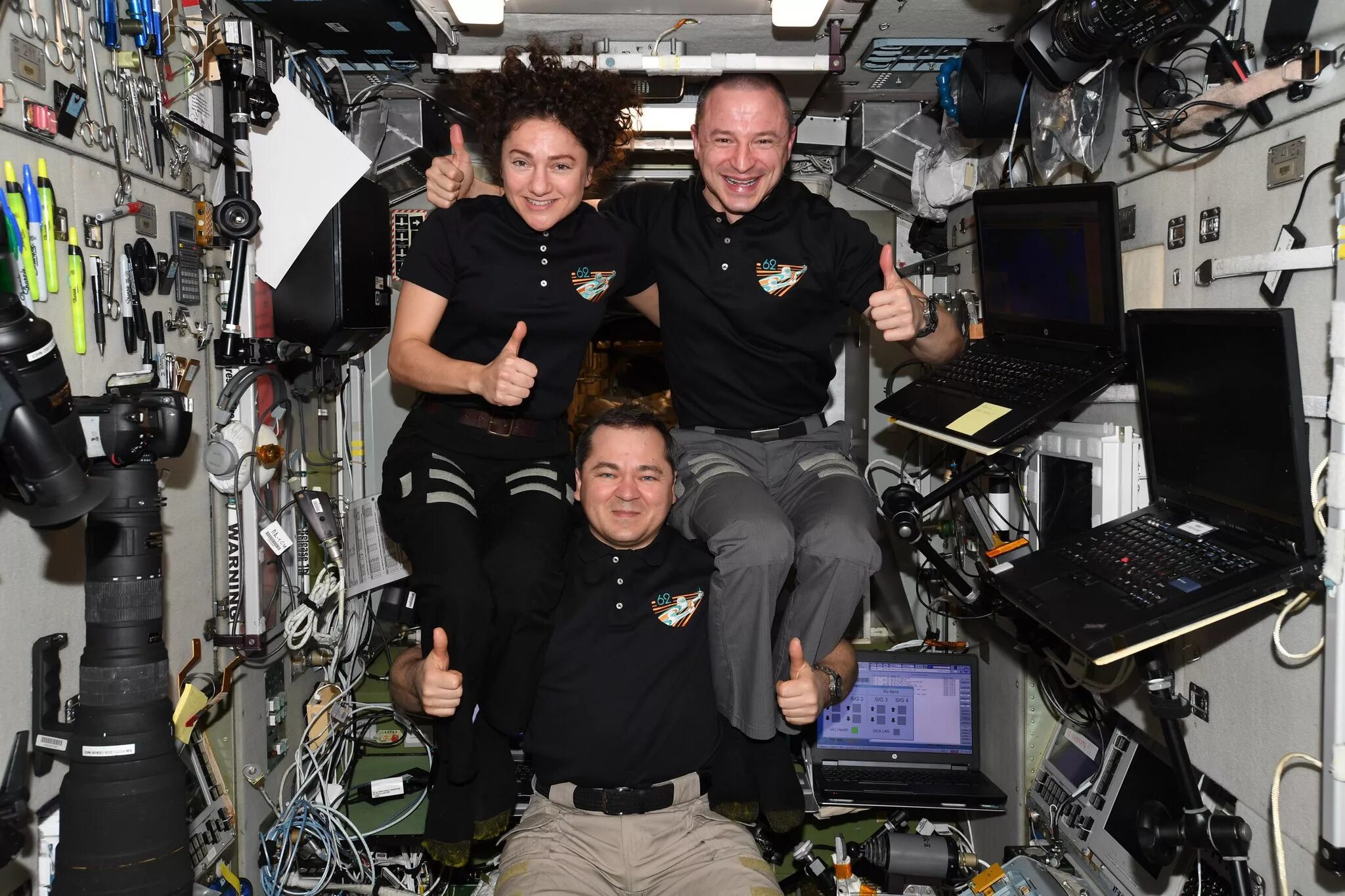 мкс 66 экипаж. севастопольский космонавт шкаплеров. экипаж мкс 14 марта 1995г 14 человек. космонавт петр дубров на мкс. антон шкаплеров мкс.