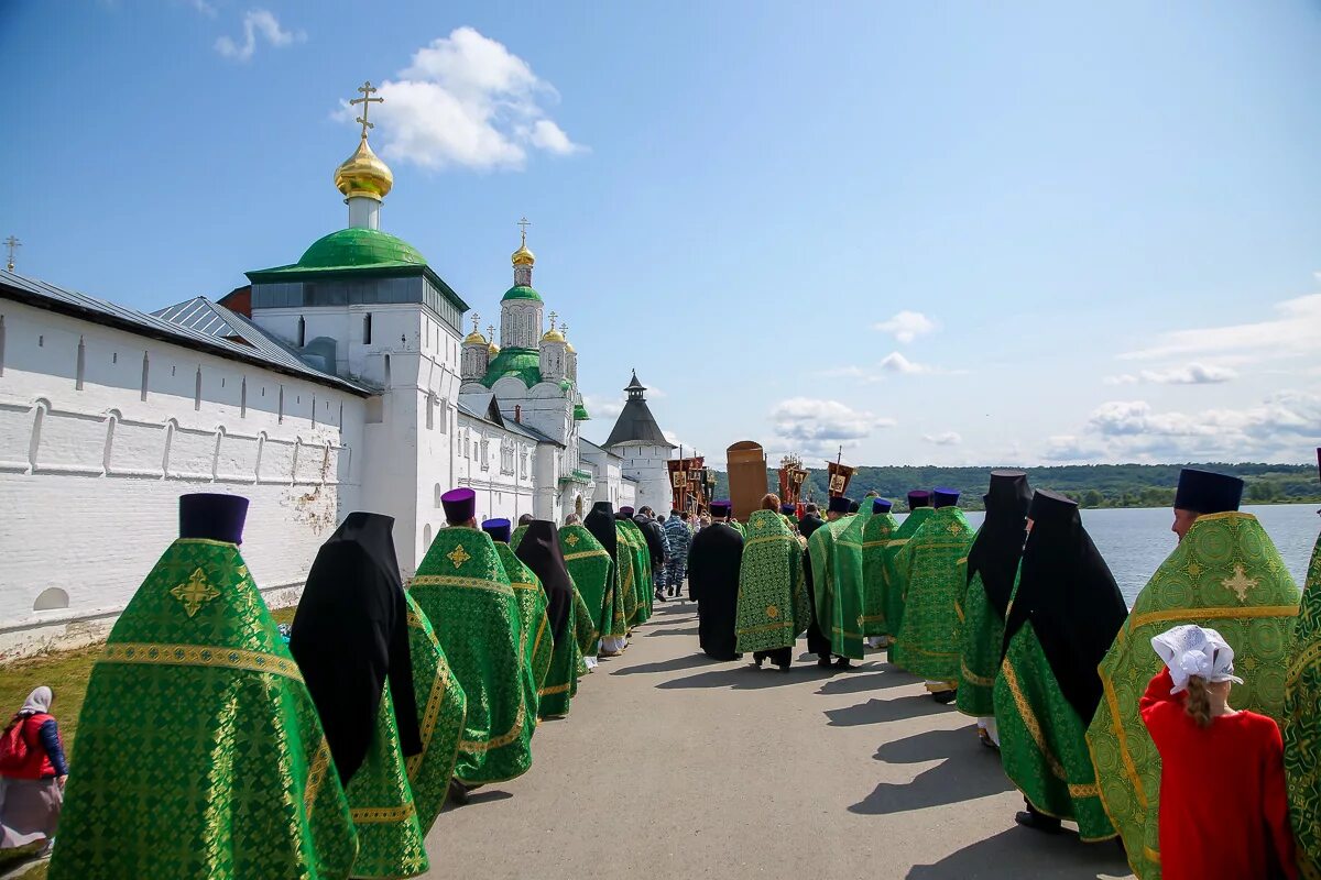 Свято макарьевский монастырь