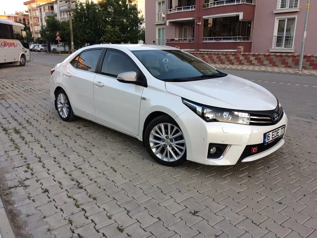 Тойота королла 2014 на дисках. Королла 160 r17. Королла на 17 камриках. Диски р17 тойота королла. Диски королла 2014.