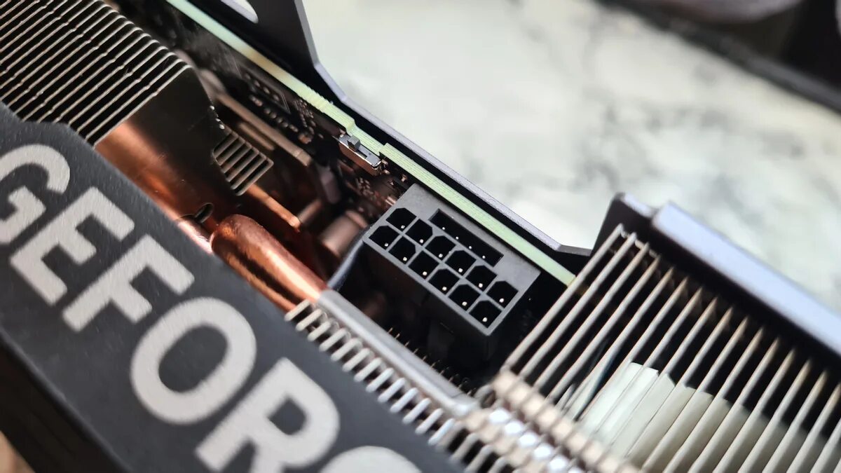 Rtx 4070 ti gigabyte aorus elite. Gainward 4070 ti. 4070ti разъем. Gigabyte 4070ti. RTX 4070 ti Gigabyte Aero.