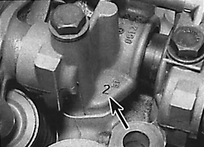 Зажигание мерседес 124. 3 катушка зажигания. Датчик коленвала мерседес 124 102 мотор. Датчик контроля оборотов двигателя мерседес 124. Мерседес w124 2.