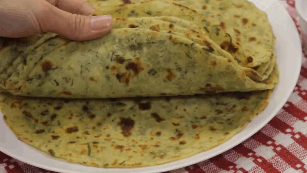 Трубочки из лаваша. Картофель в лаваше. Картофельные лаваш. Рулеты из картошки с грибами в лаваше. Трубочки из лаваша с сыром.