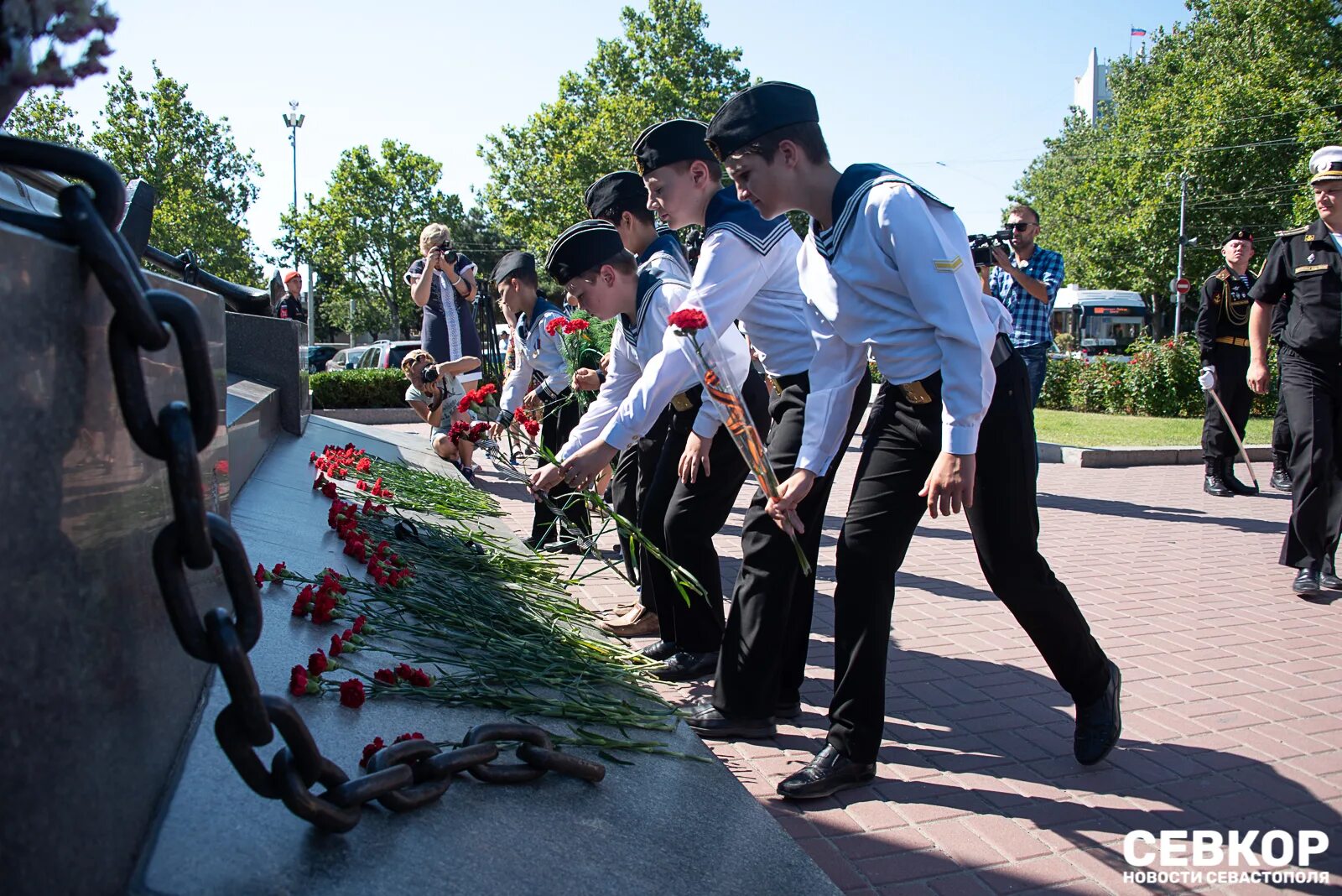 Севастополь новости на сегодня военные происшествия. Севастополь смерть Нахимова. Похороны Адмирала Нахимова. Севастополь почтил память Адмирала Федора Ушакова.