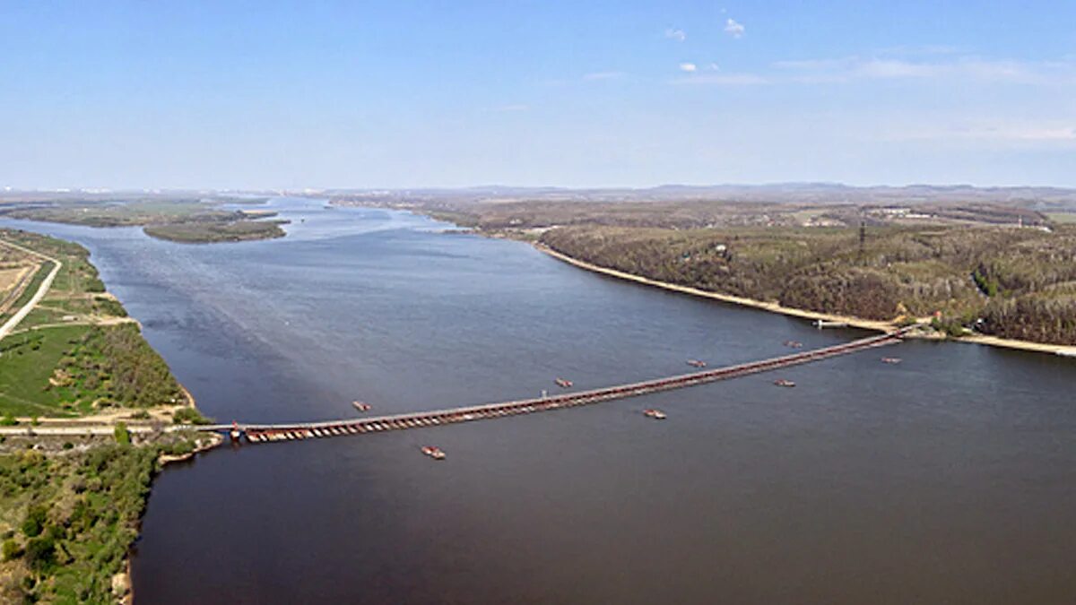 Левый берег амура. Мост на большой Уссурийский остров Хабаровск. Река Амур Хабаровск. Река Амур мост Хабаровск. Хабаровск река Амур берег.