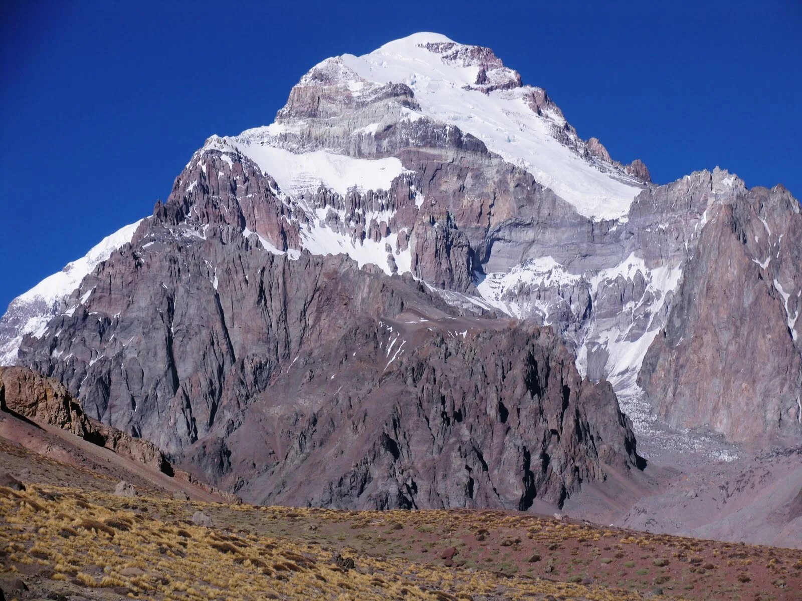 Чили Аконкагуа. Вершина: гора Аконкагуа.. Южная Америка Аконкагуа Аргентина. Высота горы Аконкагуа в Аргентине.