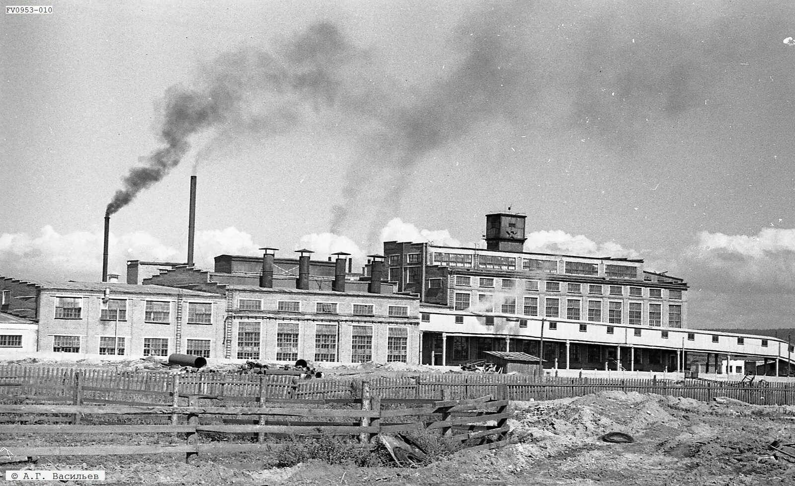 Усолье сибирское библиотека. Усолье Сибирское завод. Усолье Сибирское 1950. Усолье-Сибирское 2023. Усолье Сибирское 1995.